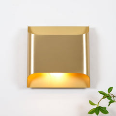 Leclerc Brass Wall Lamp - Franing